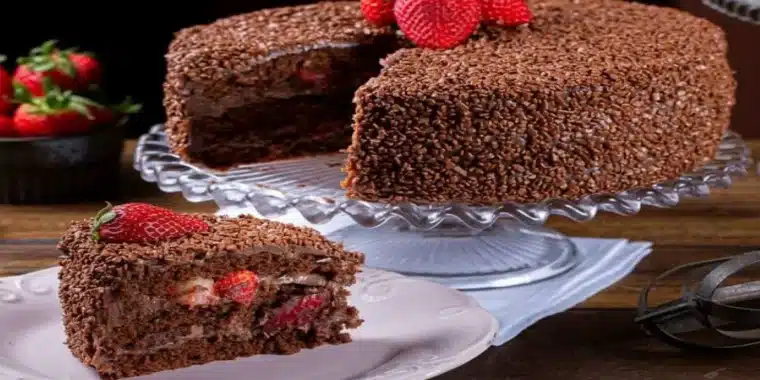 Bolo de Chocolate com Morango