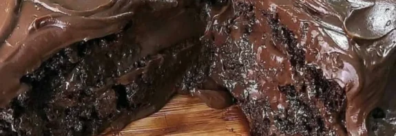 Receita de bolo de chocolate bem molhado e banho maria diferente