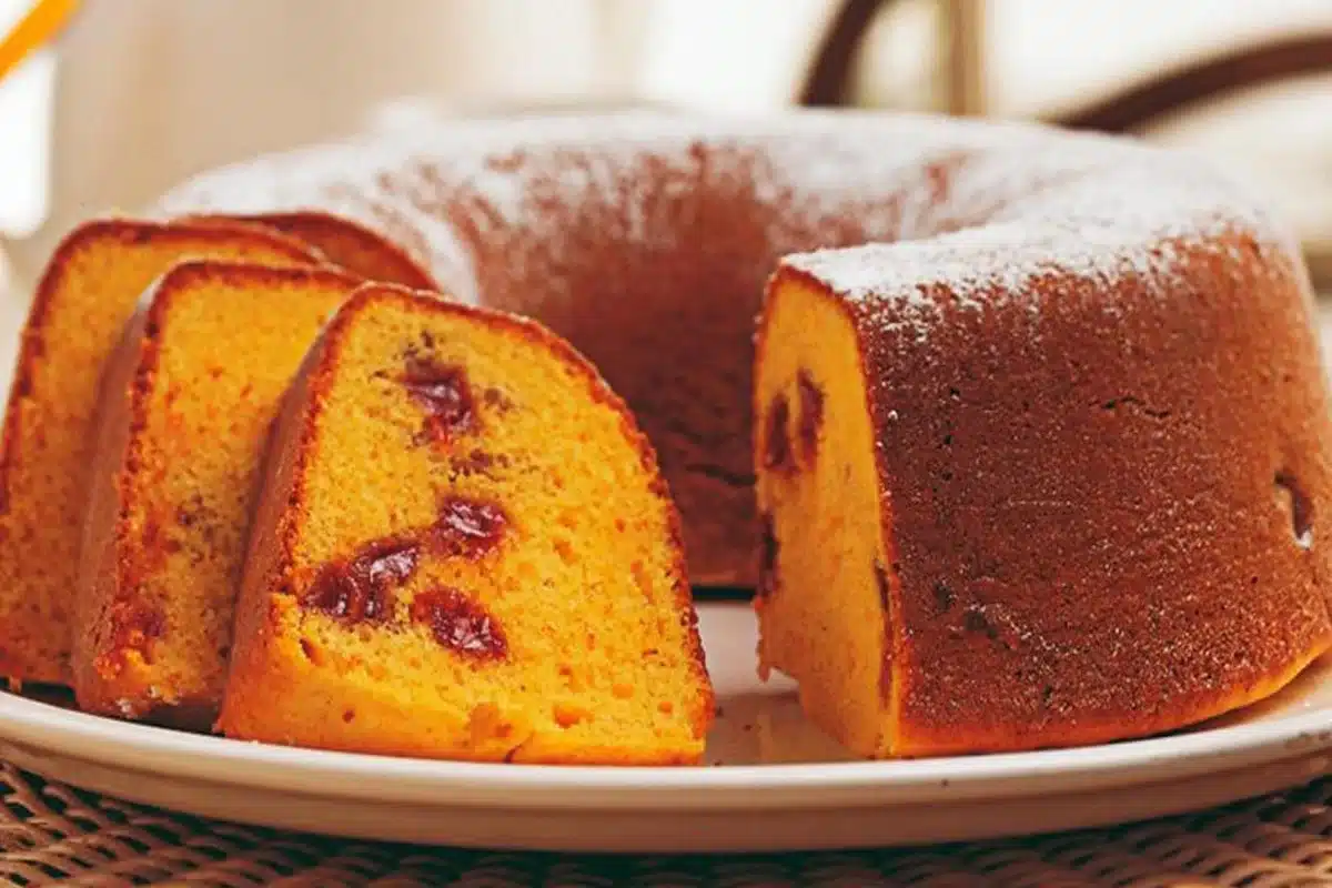 Bolo de Fubá com Goiabada