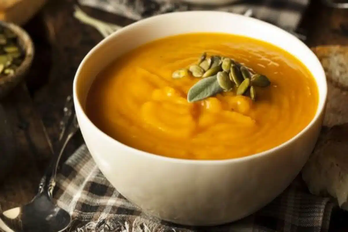Sopa Cremosa de Abóbora Low Carb